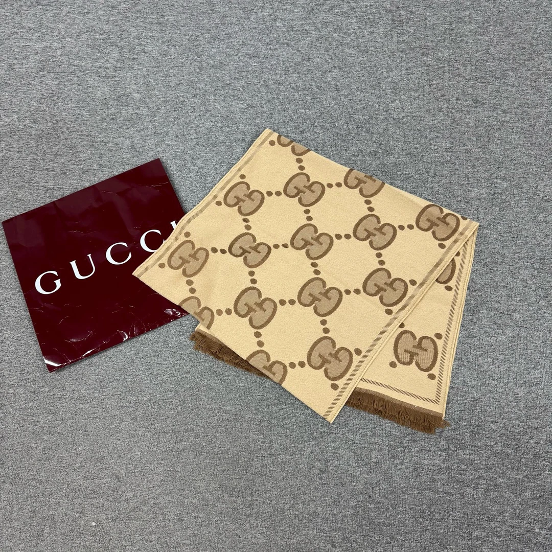 未使用 GUCCI/古驰 金银丝线双面老花 羊毛围巾大披肩 全新未使用
