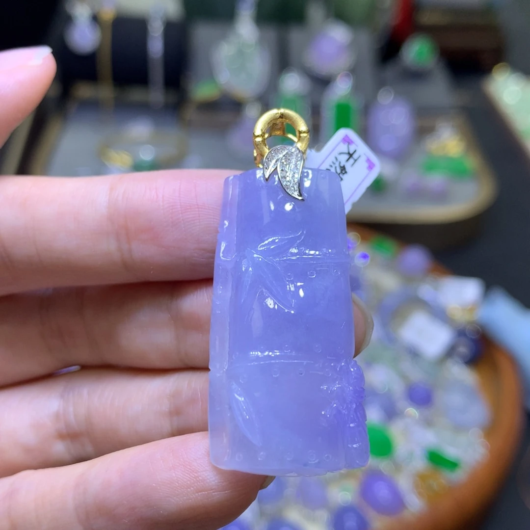 翡翠18K金镶嵌颈饰翡翠玉石吊坠项链