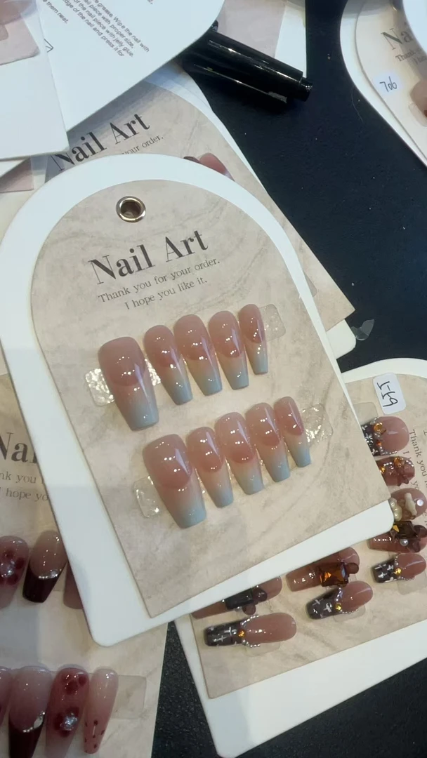 【法式】手工穿戴甲2024冬季新款长甲手绘法式小花裸色可拆卸甲片