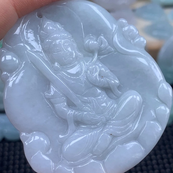颈饰未镶嵌翡翠虚空藏