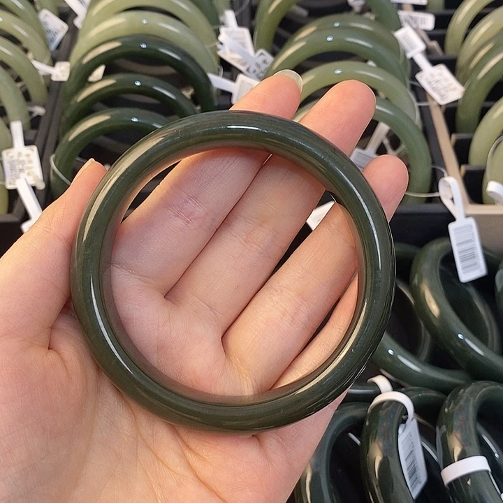 未镶嵌手镯和田玉（糖玉）