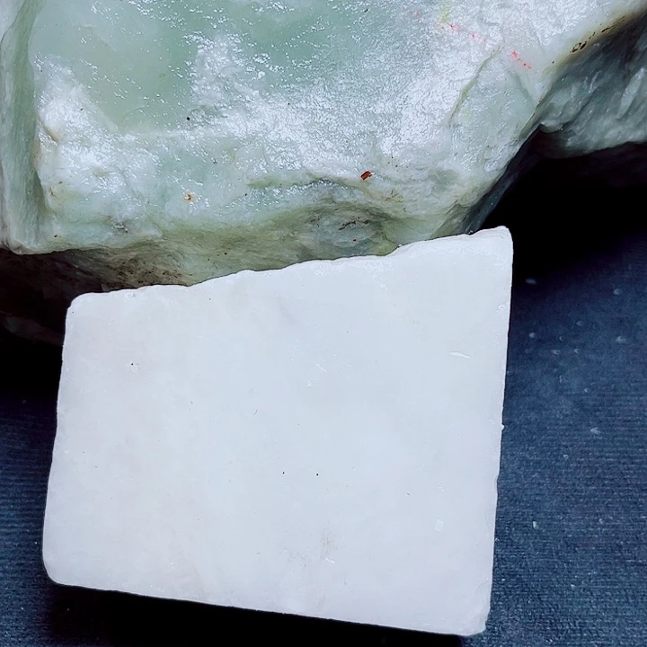 和田玉（糖玉）未镶嵌珠宝奇石隔**王