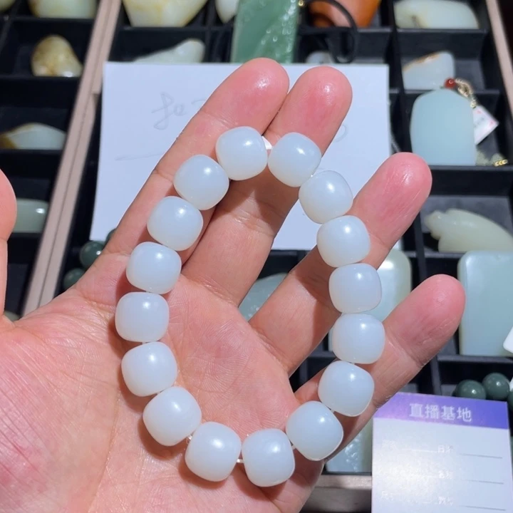 和田玉（糖玉）未镶嵌挂件兰****饰