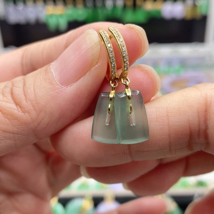 翡翠18K金镶嵌耳饰