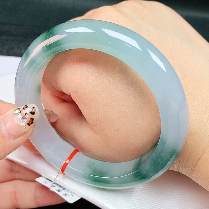 翡翠手镯未镶嵌62圈