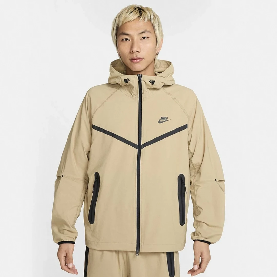 NIKE/耐克男款风行者新款卡其色运动休闲外套HM7152297
