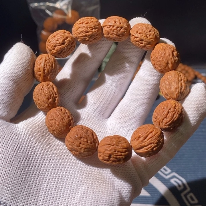 文玩核桃手串……31