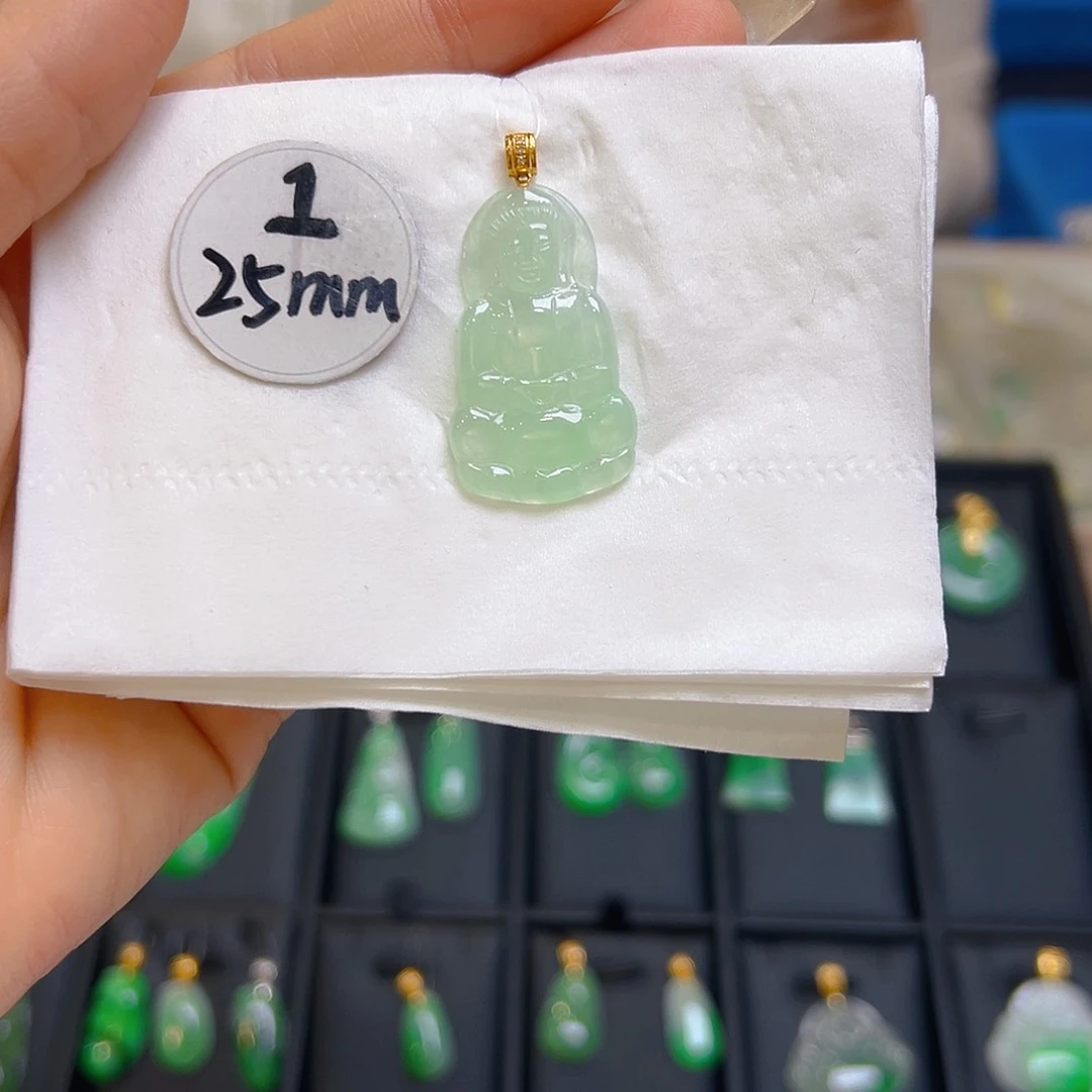 翡翠颈饰18K金镶嵌翡翠