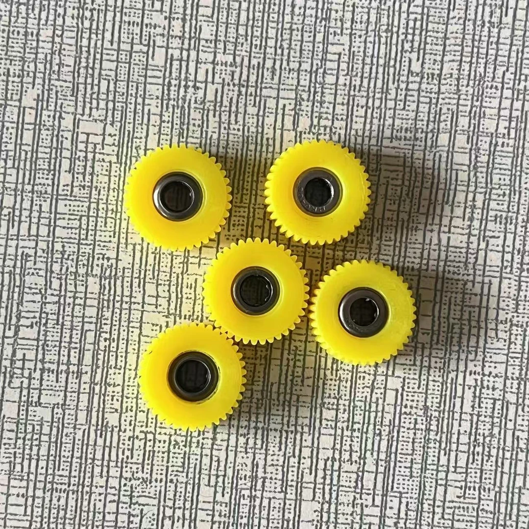 新升级宽缝隙平车塑料滚轮压脚防吃布赶布厚薄两用替换装底板轮子