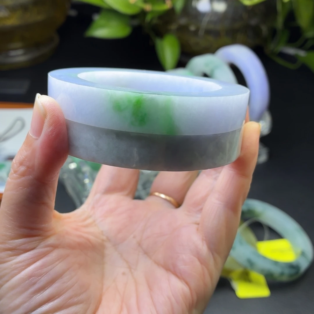 定制翡翠未镶嵌翡翠手镯