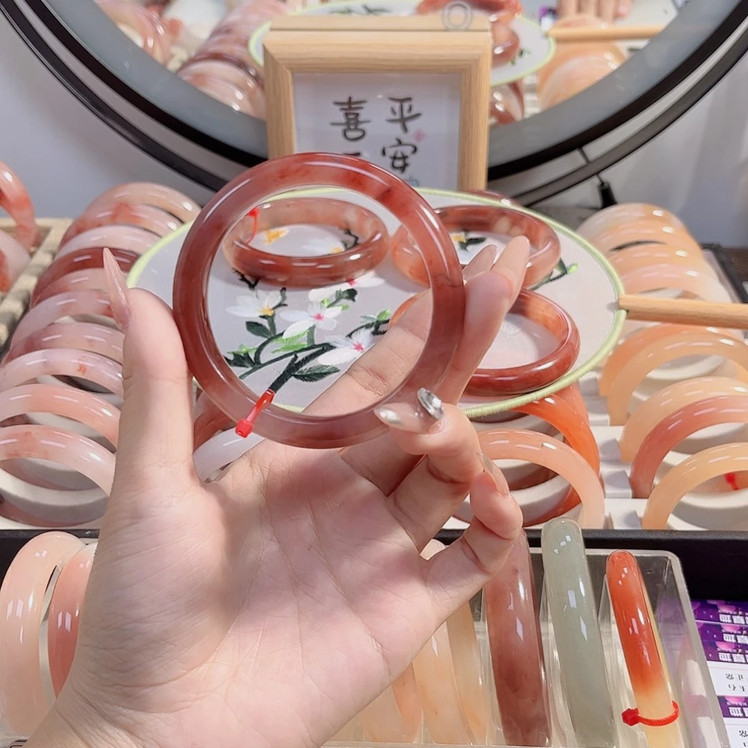 石英质玉手镯未镶嵌月**心