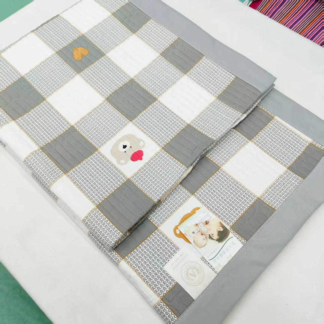 【包边床盖】<灰格爱心熊>90X220cm<±5cm>绗缝多功能水洗透气