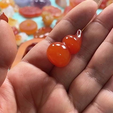 未镶嵌颈饰玛瑙/玉髓鱼**水