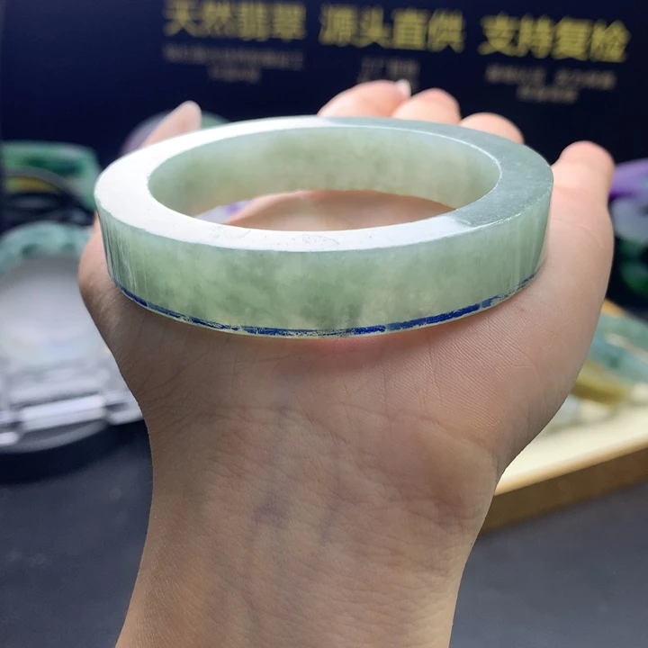 未镶嵌翡翠手镯定制翡翠