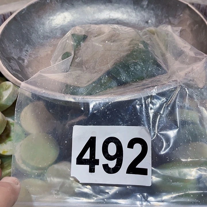 蛇纹石玉未镶嵌珠宝半成品