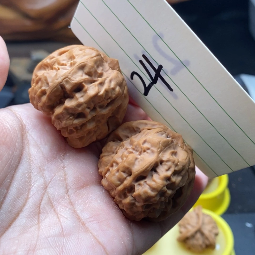 文玩核桃吊坠蛤蟆肚44边40