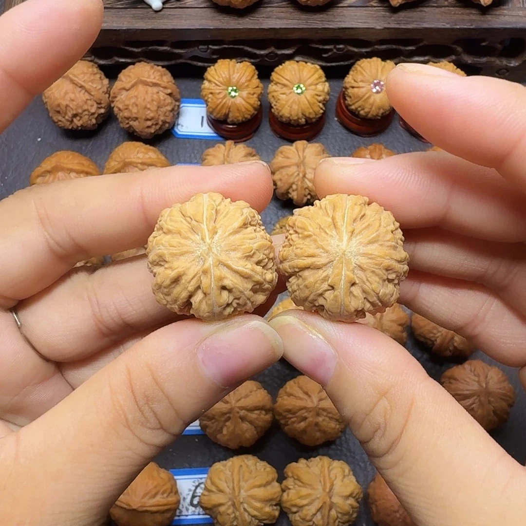 小***.把件文玩核桃25尺莲花磨盘全品