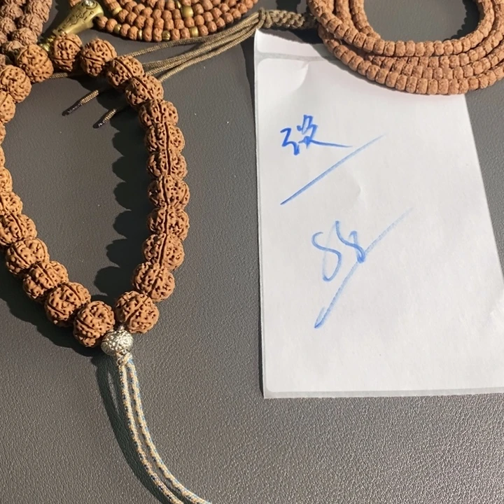 淡***漠吊坠金刚菩提哦哦哦哦哦