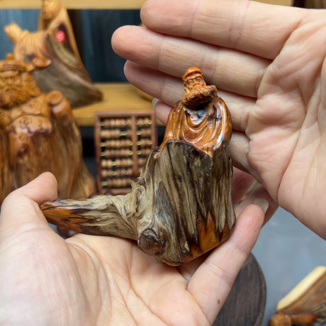 王***群木崖柏木摆件手把件，