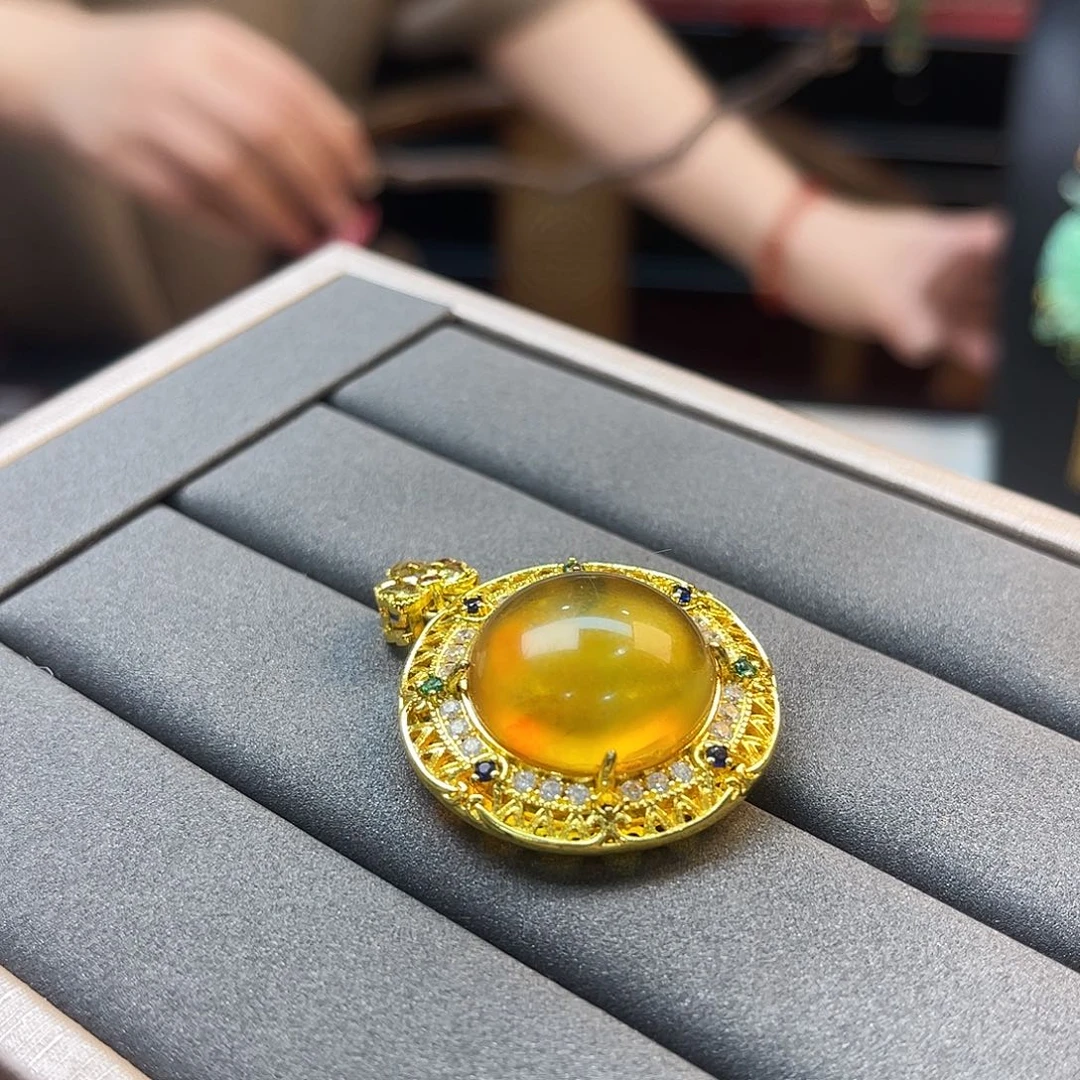 翡翠未镶嵌项链炸