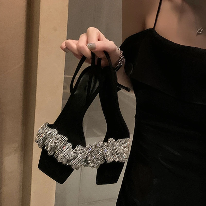 2025春夏季新款一字扣带凉鞋女仙女风细跟复古中跟方头水钻高跟鞋