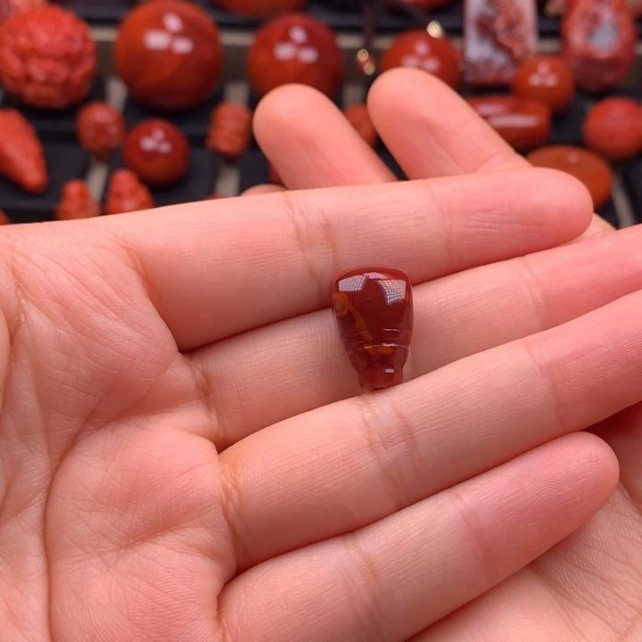 桔***梗南红玛瑙未镶嵌牛血火焰纹三通11MM