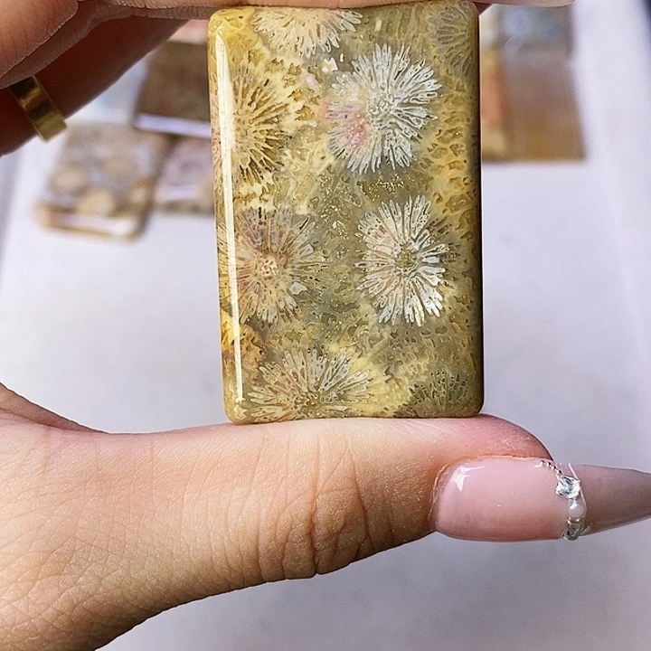 硅化玉颈饰合金呼*噜