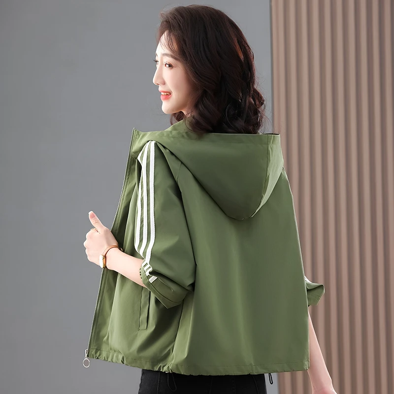 宽松型韩版女式2025春款三防短外套连帽女春秋短款常规款洋气女装