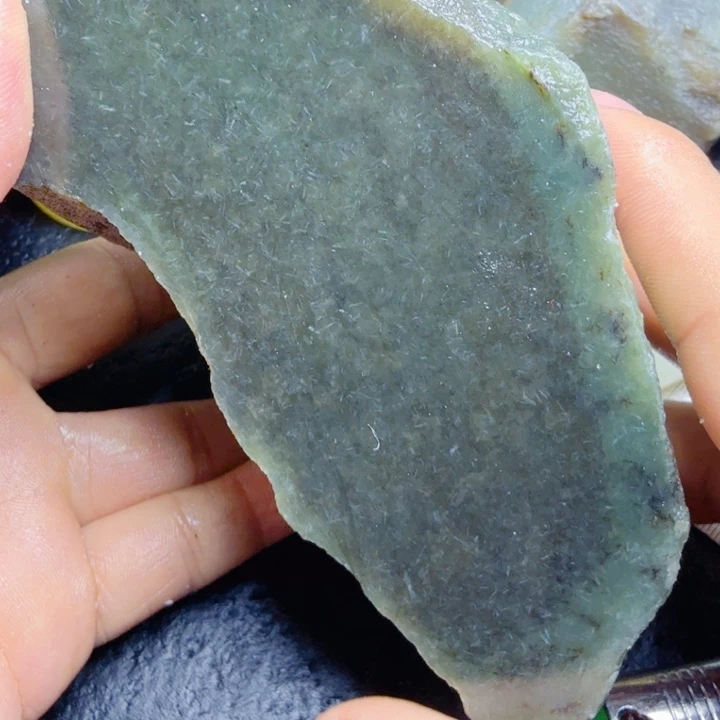 和田玉（糖玉）未镶嵌珠宝奇石