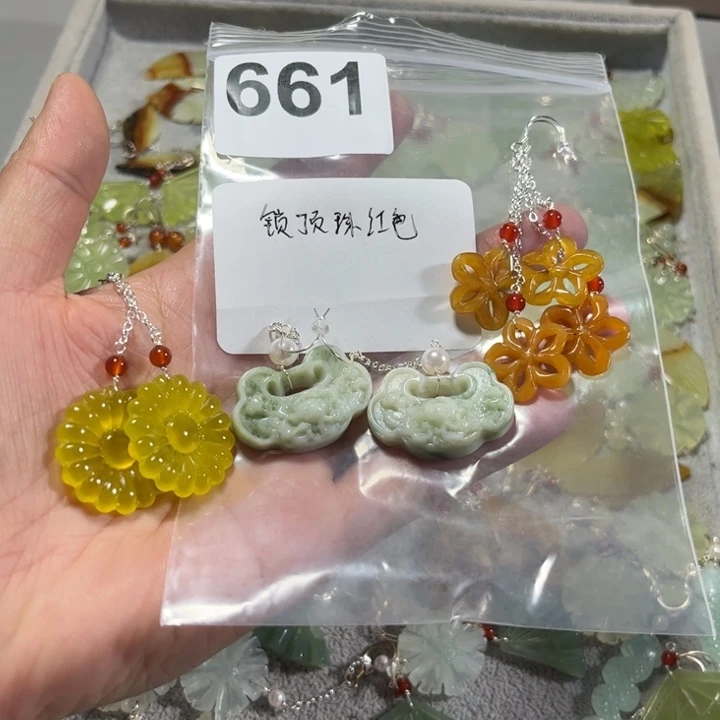 蛇纹石玉耳饰未镶嵌闹*