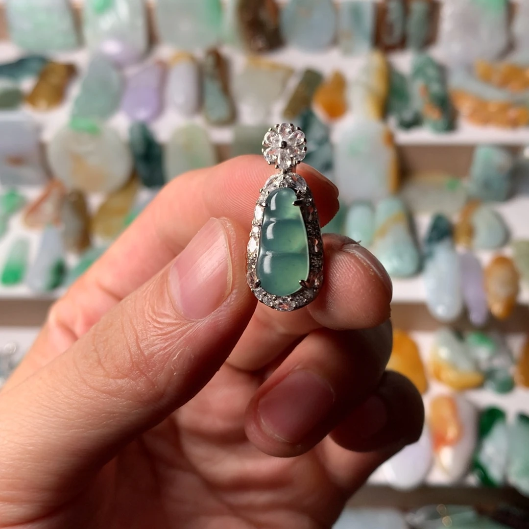 翡翠未镶嵌颈饰危地马拉翡翠，豆子