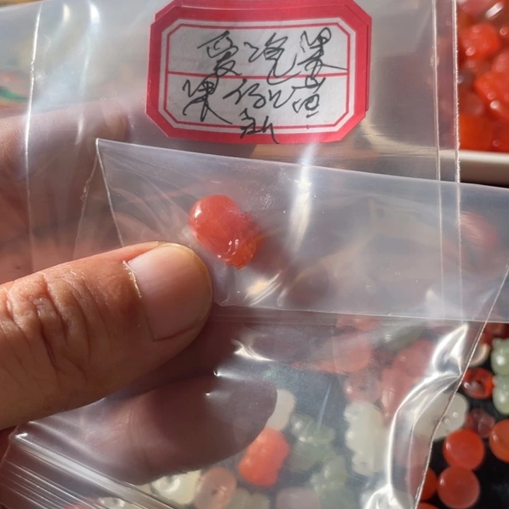 颈饰未镶嵌南红玛瑙爱****