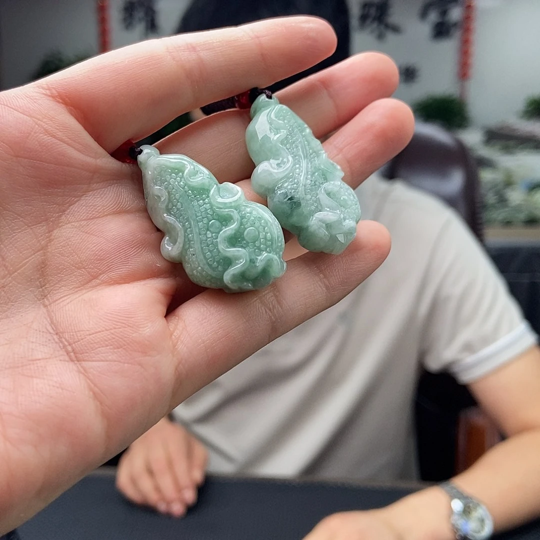 翡翠未镶嵌颈饰颜色多样性发拍一发一