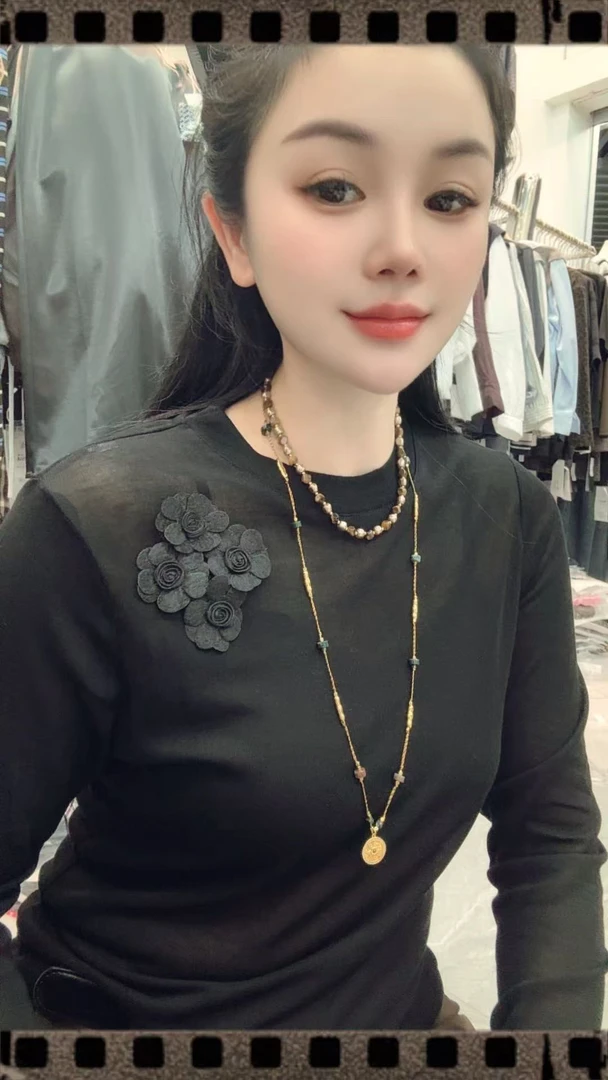 新款梅花图圆领常规款长袖811
