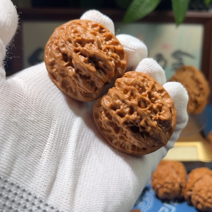 文玩核桃吊坠磐石