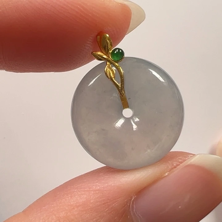 翡翠18K金镶嵌颈饰吊坠