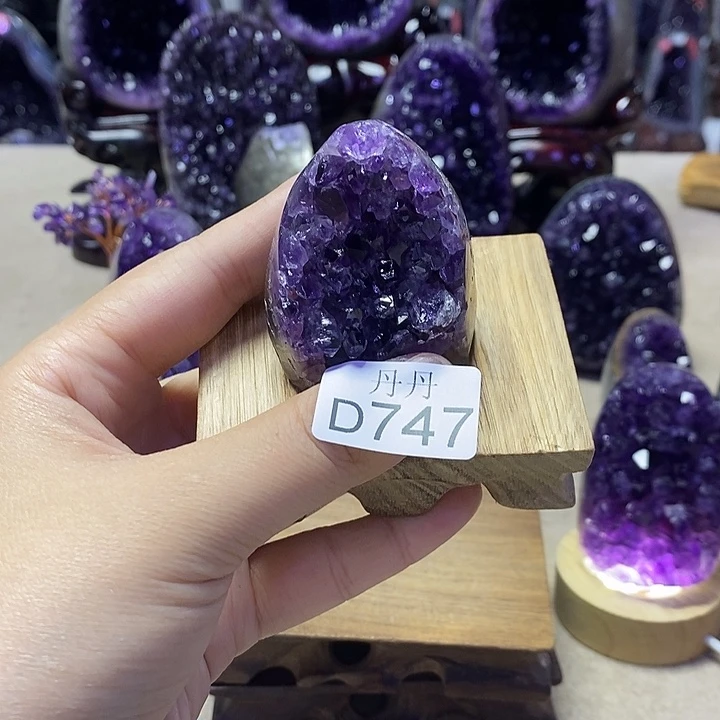 未镶嵌水晶大型摆件（非配饰）