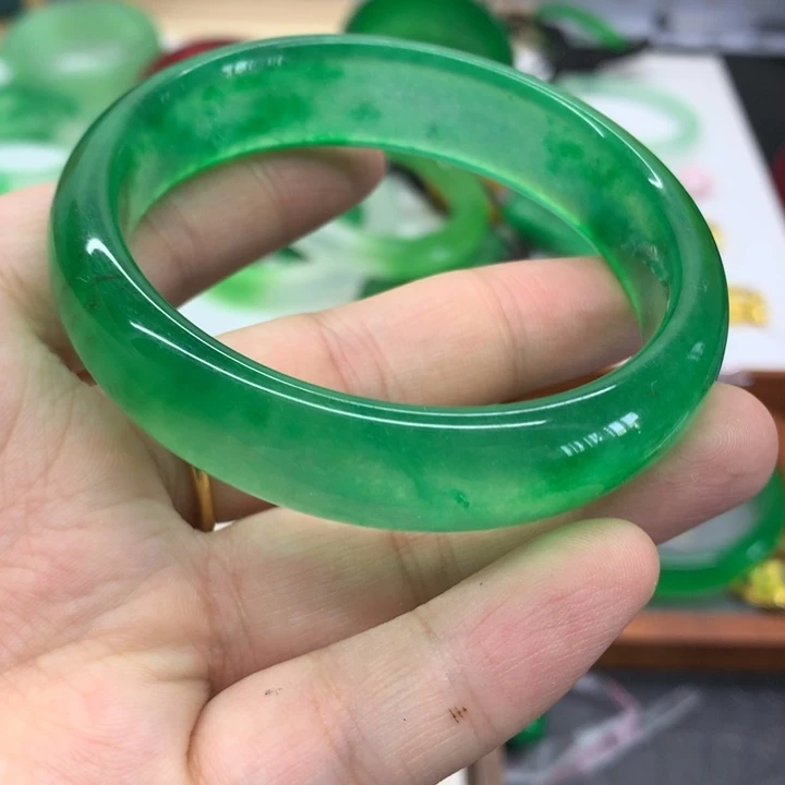 颈饰未镶嵌翡翠吊坠