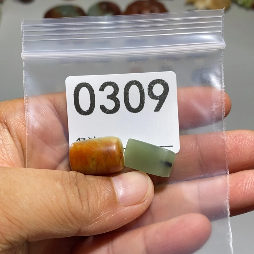 颈饰未镶嵌透闪石质玉琪**胜