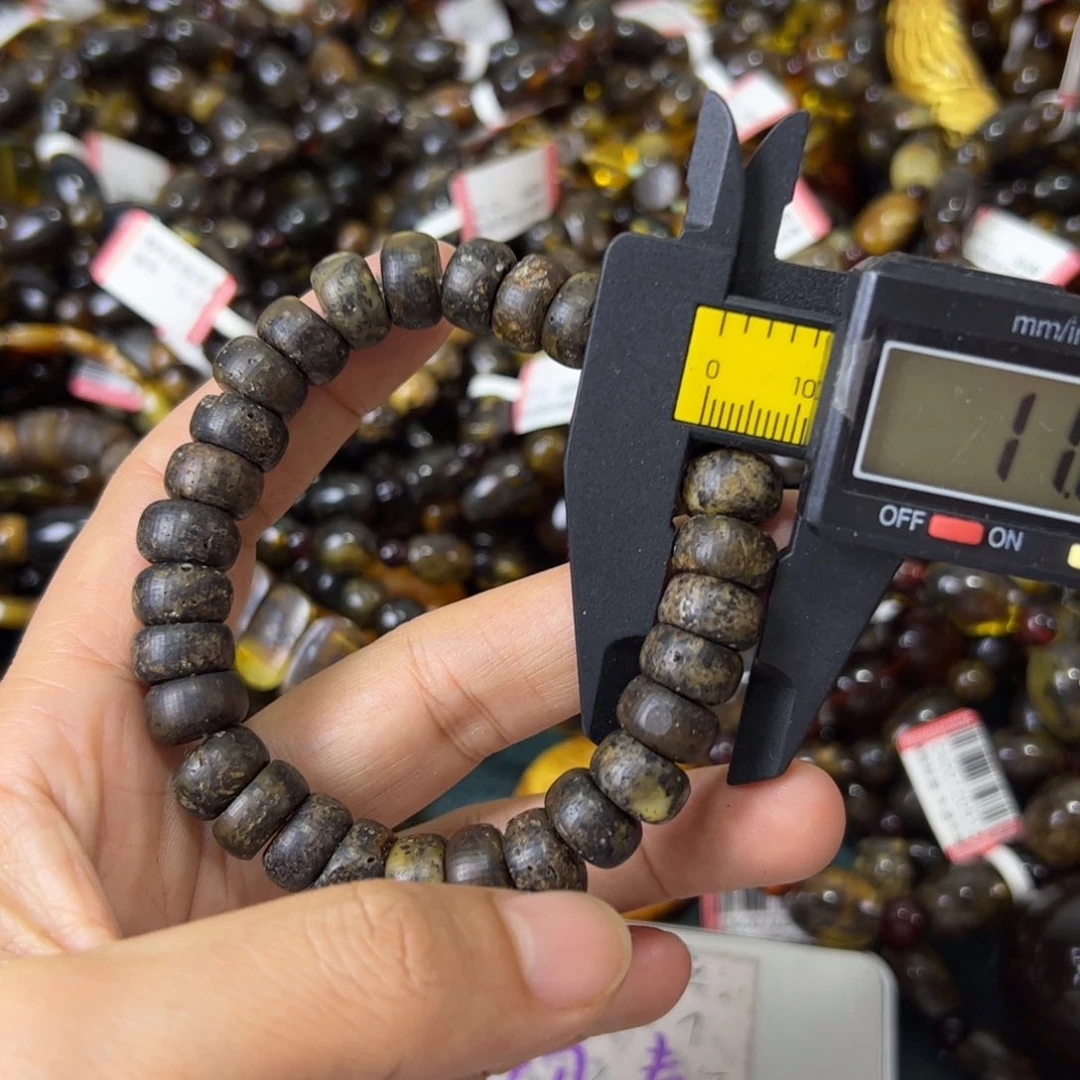 未镶嵌琥珀珠宝奇石578