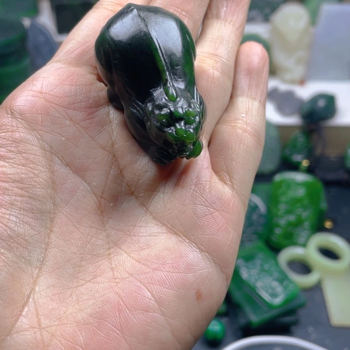 和田玉未镶嵌珠宝半成品