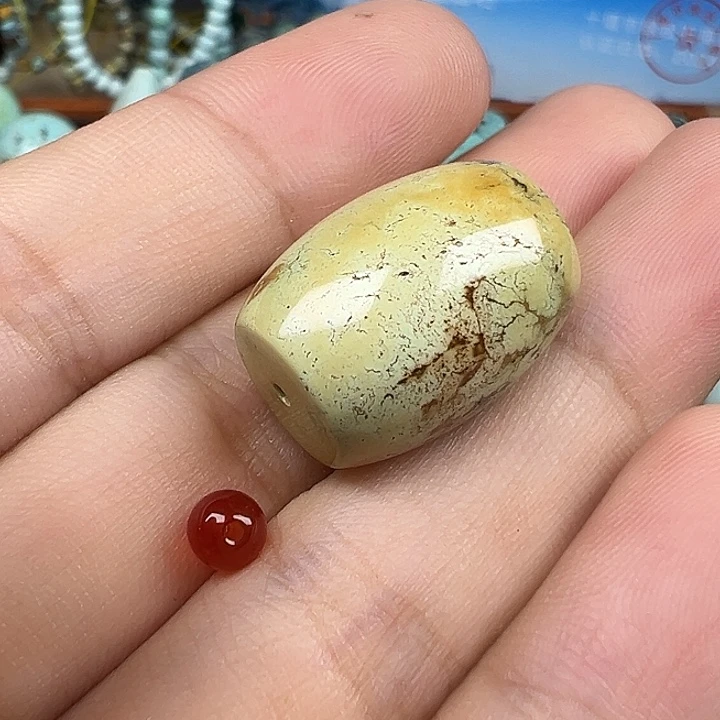 未镶嵌配饰南红玛瑙