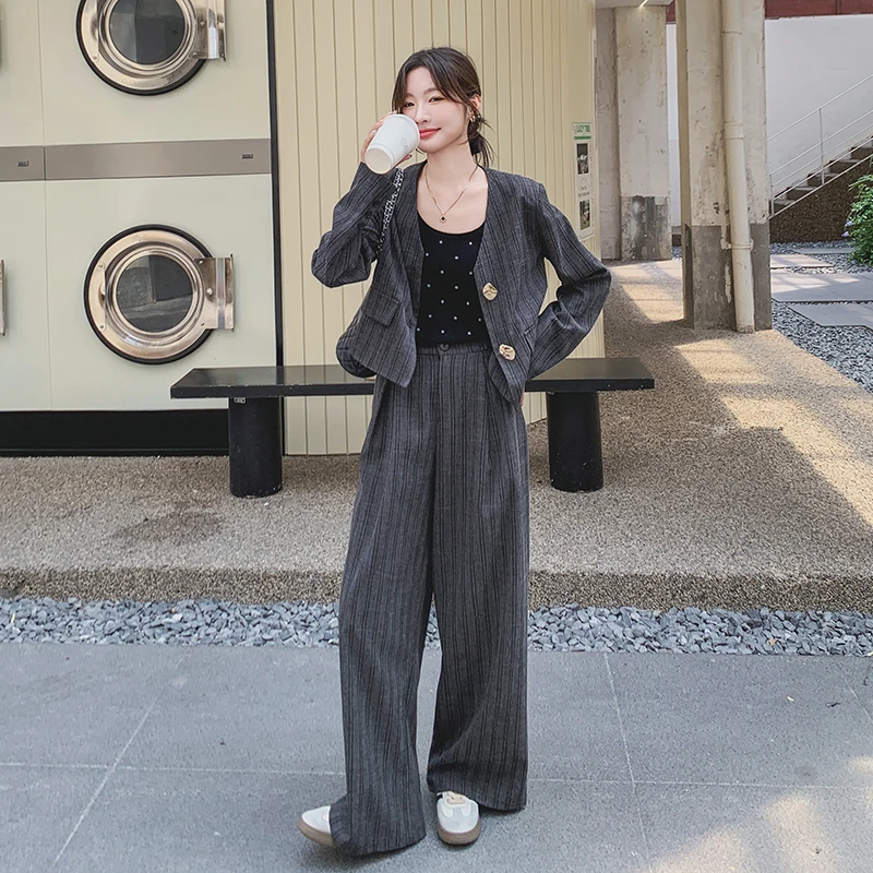 高级感灰色条纹西装套装女春季2025新款气质休闲西服阔腿裤两件套