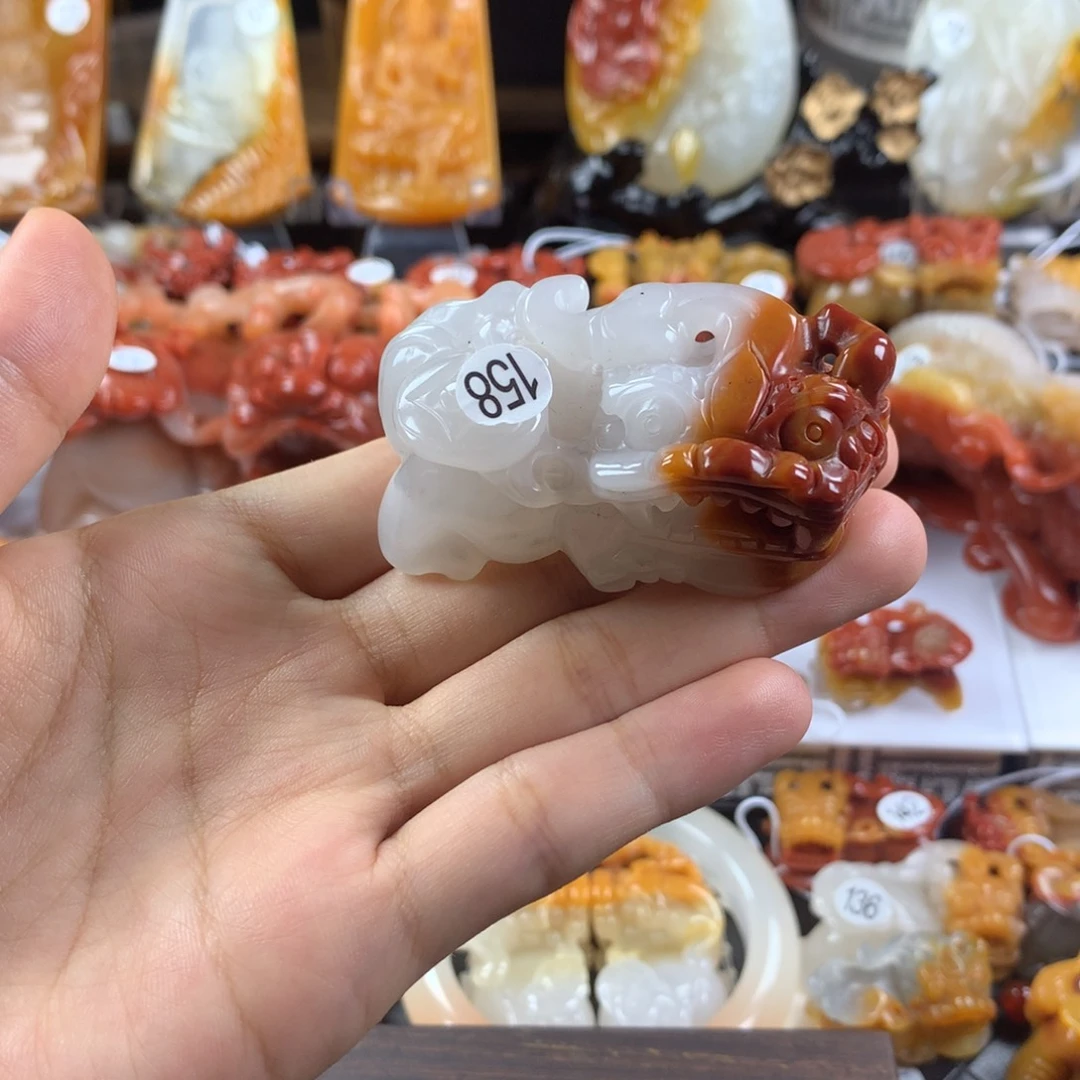 石英质玉（黄龙玉）未镶嵌挂件