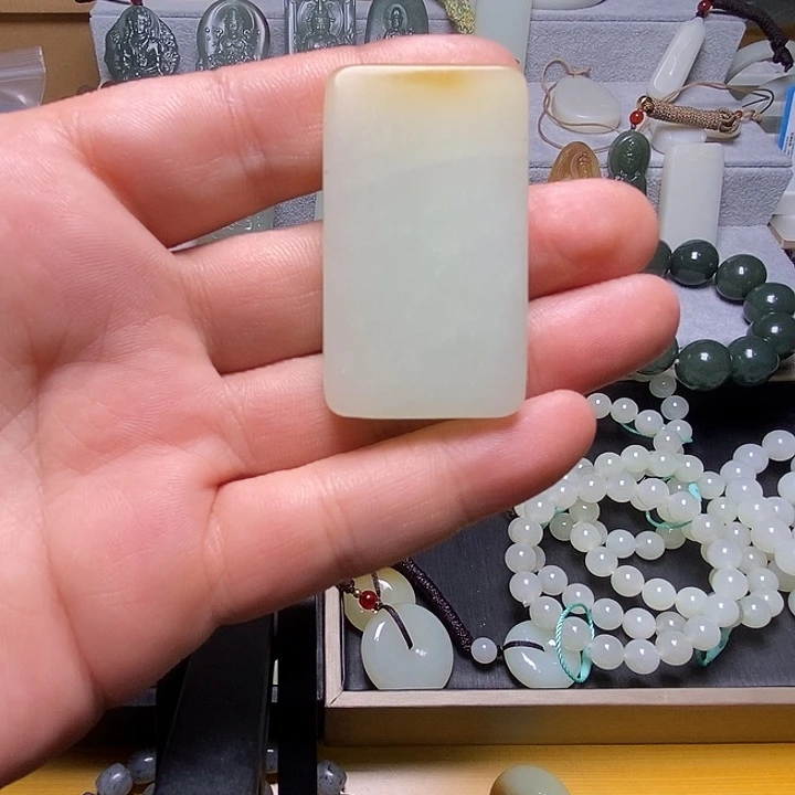 和田玉（糖玉）未镶嵌颈饰