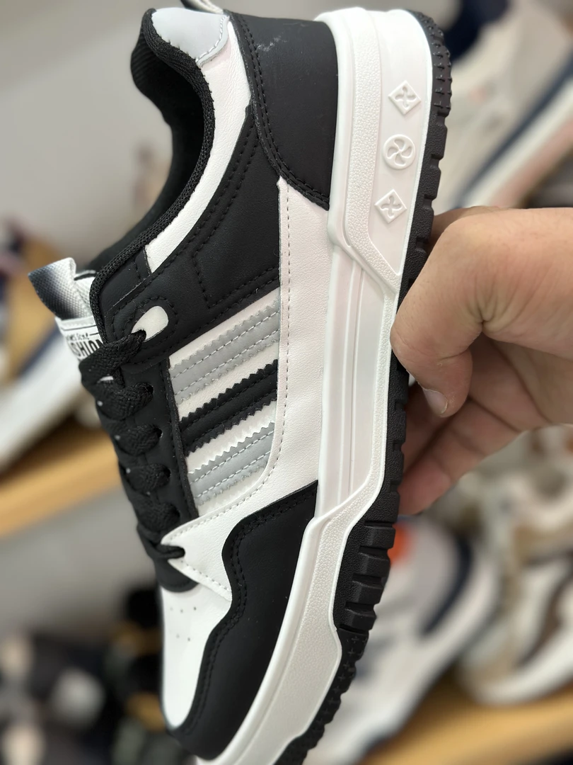 男鞋2025新款夏季透气防臭运动鞋青少年学生低帮黑白熊猫板鞋