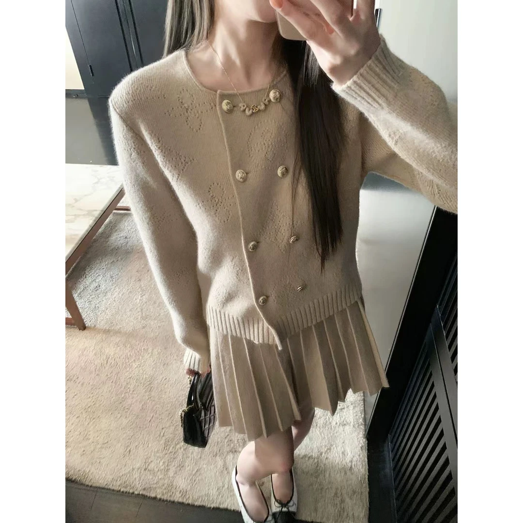 地球店镂空提花双排扣针织衫套装女加厚开衫毛衣百褶半身裙两件套