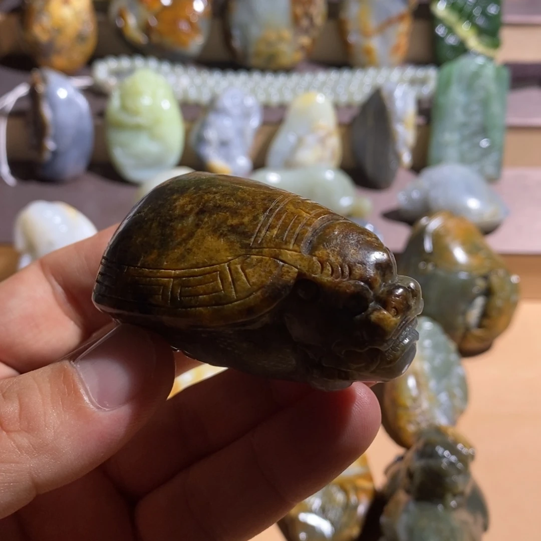 隧***哥和田玉未镶嵌把件
