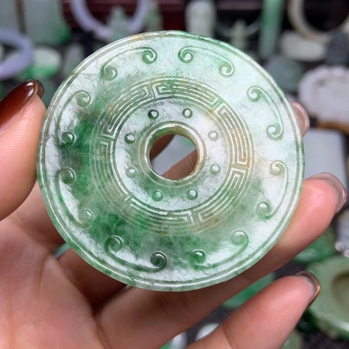 翡翠未镶嵌挂件清