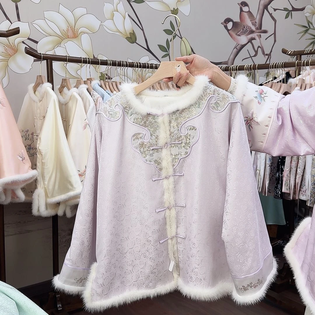 刺绣18号。棉衣。胸围106